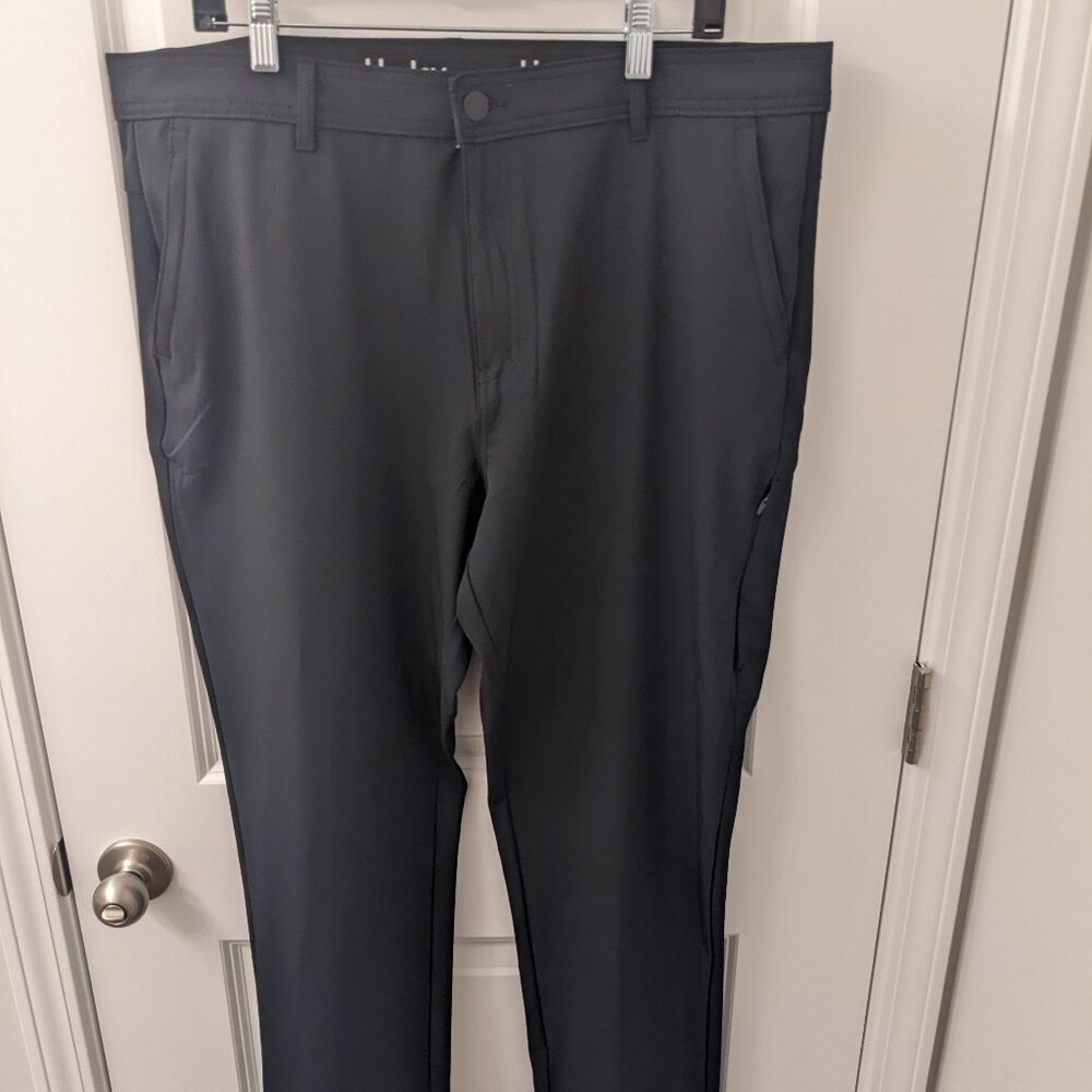 Hurley Solid Black Mens Pants Trousers with 2 Front Pockets 1 Back, Size 36 x 32